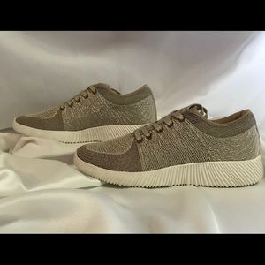 Qupid Sneakers SpyRock Metallic Taupe NIB